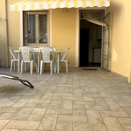 Holiday home Piano Terra Con Giardino, Vicino Al Mare